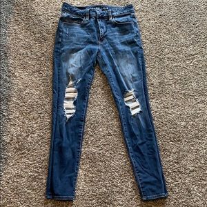 AE size 6short distressed jeans